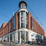 Luxury Near O'connell Street Apartment